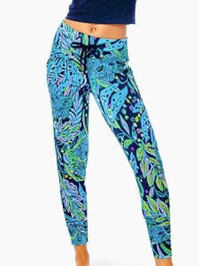 Lilly Pulitzer Island Jogger size medium